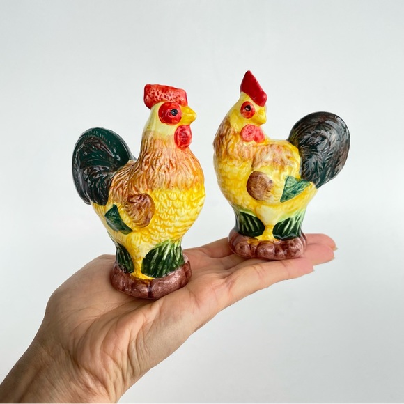 Vintage Ceramic Roosters Salt and Pepper Shakers - Picture 12 of 12
